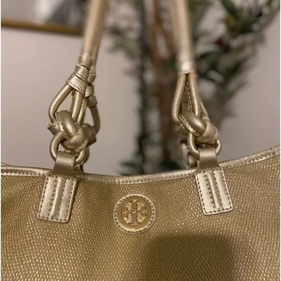 Tory Burch Slouchy woven straw shoulder bag - Picture 7 of 10